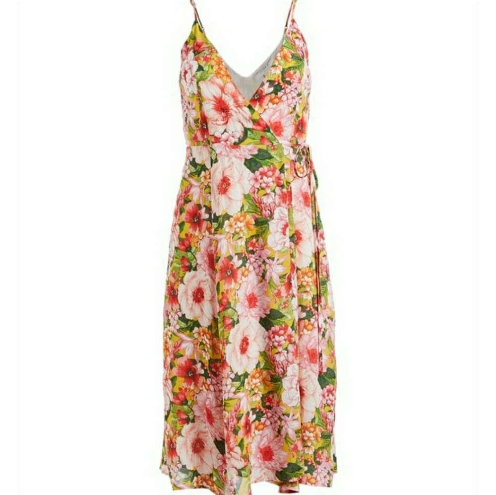 NWOT Lovely floral wrap dress